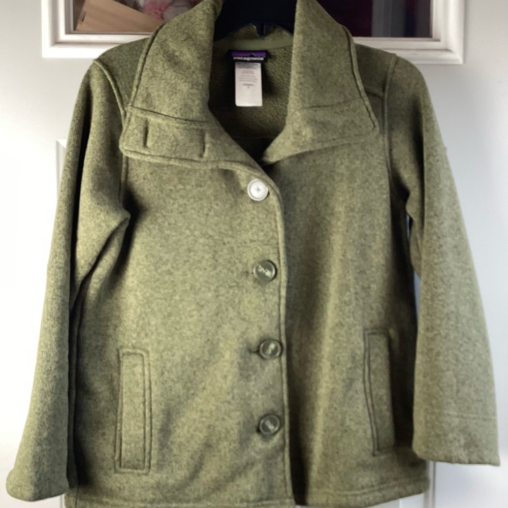 Patagonia grren Jacket Size Medium two pockets